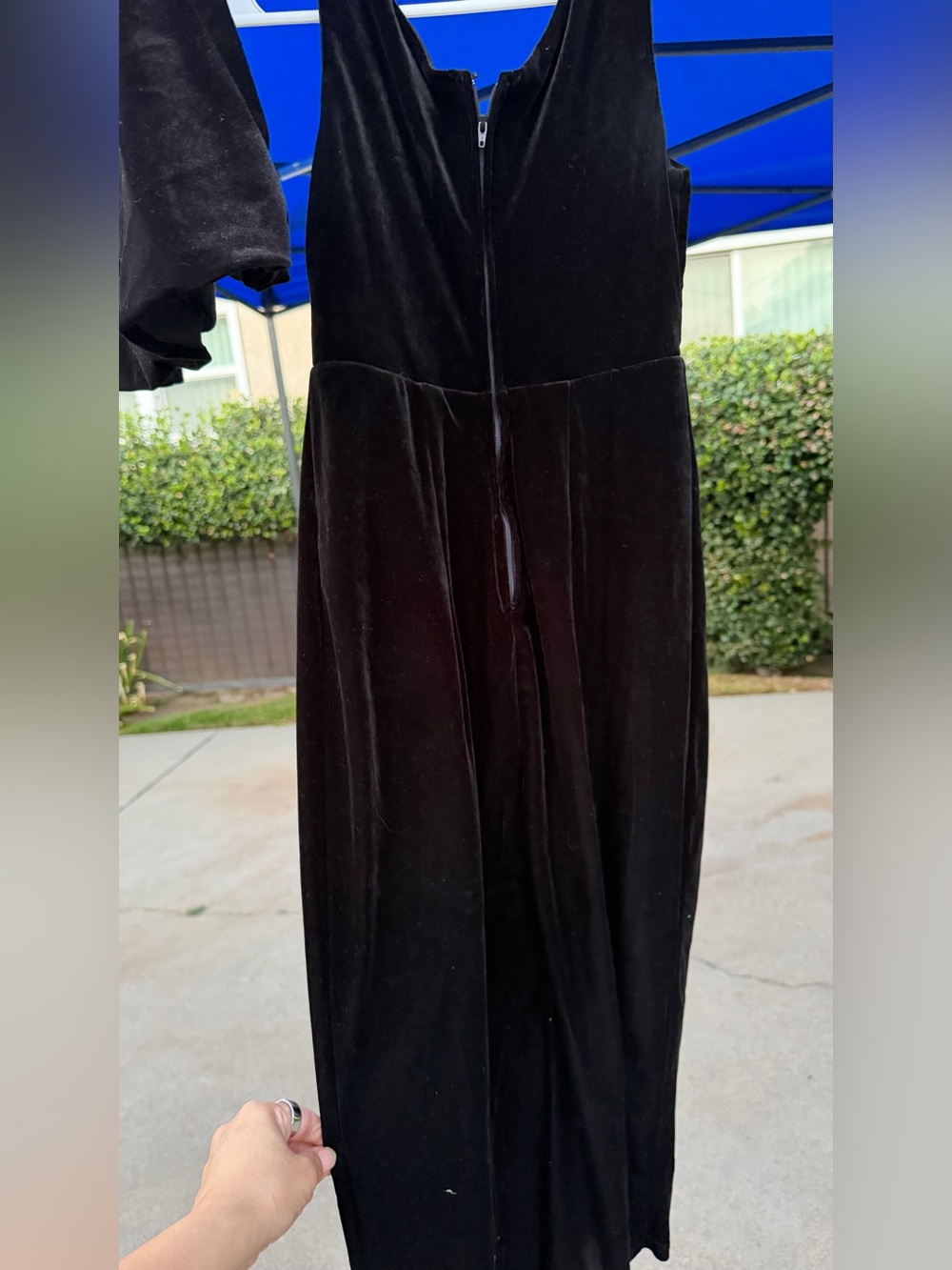 PUG black velvet Gilda dress w/ capelet sz M - Picture 3 of 8